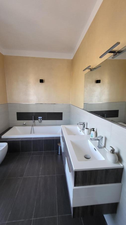 Appartement La Casa Del Buonviaggio à La Spezia Extérieur photo